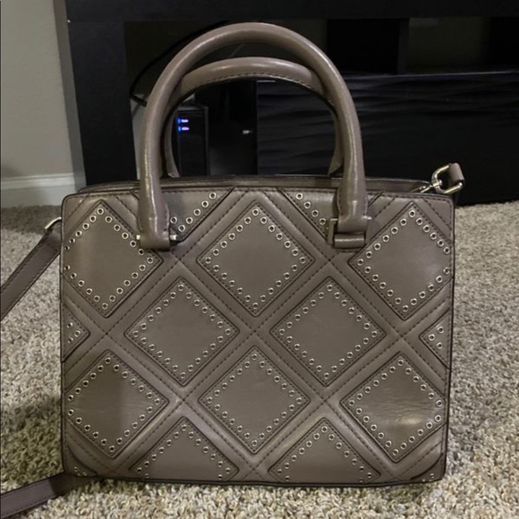Michael Kors Diamond Grommet Selma Med Satchel - Picture 4 of 6